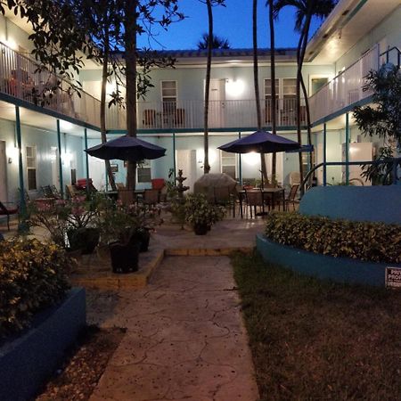 Charter House Hollywood Exterior photo