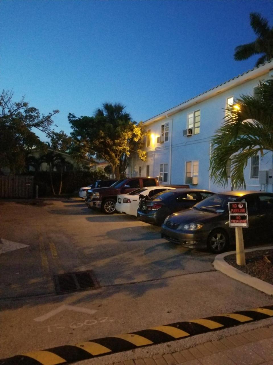 °HOTEL CHARTER HOUSE HOLLYWOOD, FL (United States) from US 89 BOOKED